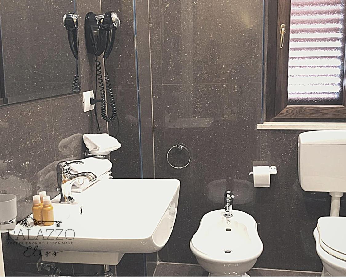 B&B Palazzo Eliss Di Bartocci Srl Margherita Di Savoia Exterior foto